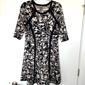 Sweater Dress A-Line Swing Hem 3/4 Sleeve Black and Tan Floral Knit Stretchy SzL